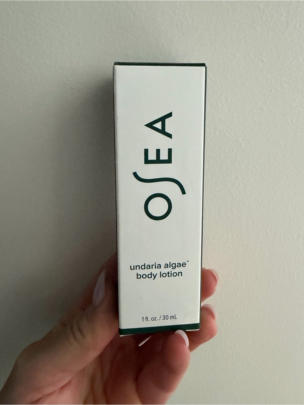 Sea Body Lotion - White with Dark Green Accents